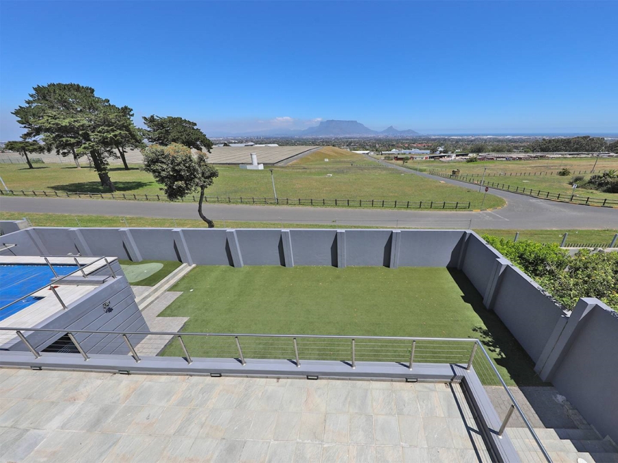 6 Bedroom Property for Sale in Baronetcy Estate Western Cape